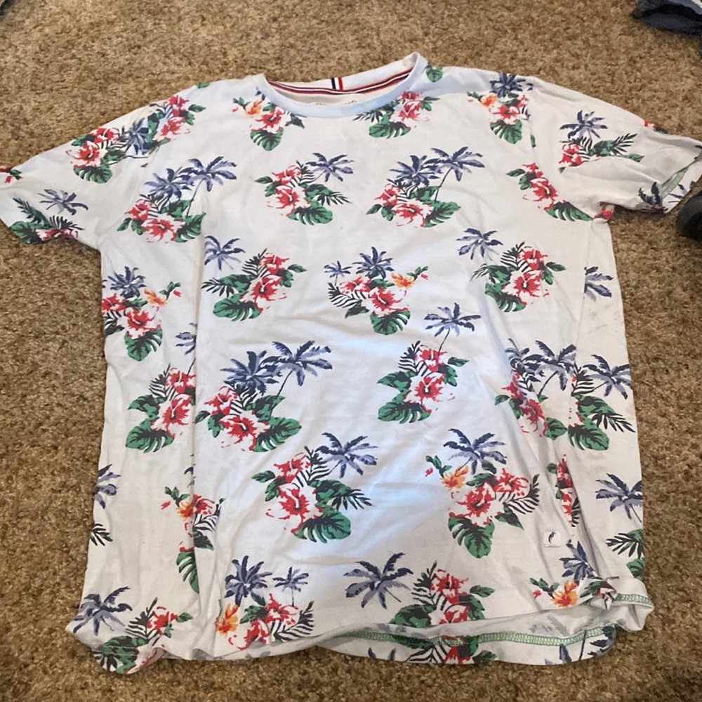 Denim & Flower floral design tee. slim fit M very soft cotton